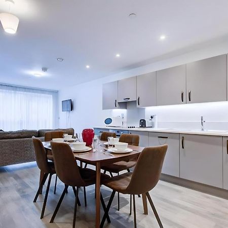 Luxury 2 Bed Flat In A New Block In East Acton Leilighet London Eksteriør bilde