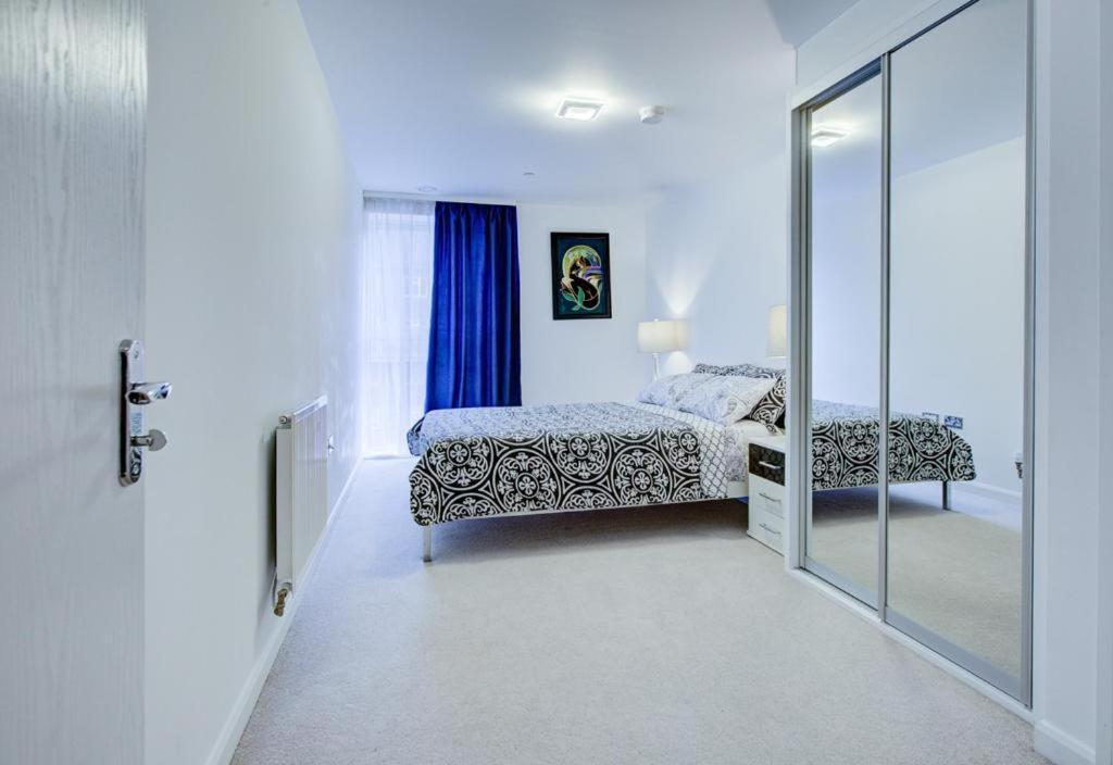 Luxury 2 Bed Flat In A New Block In East Acton Leilighet London Eksteriør bilde